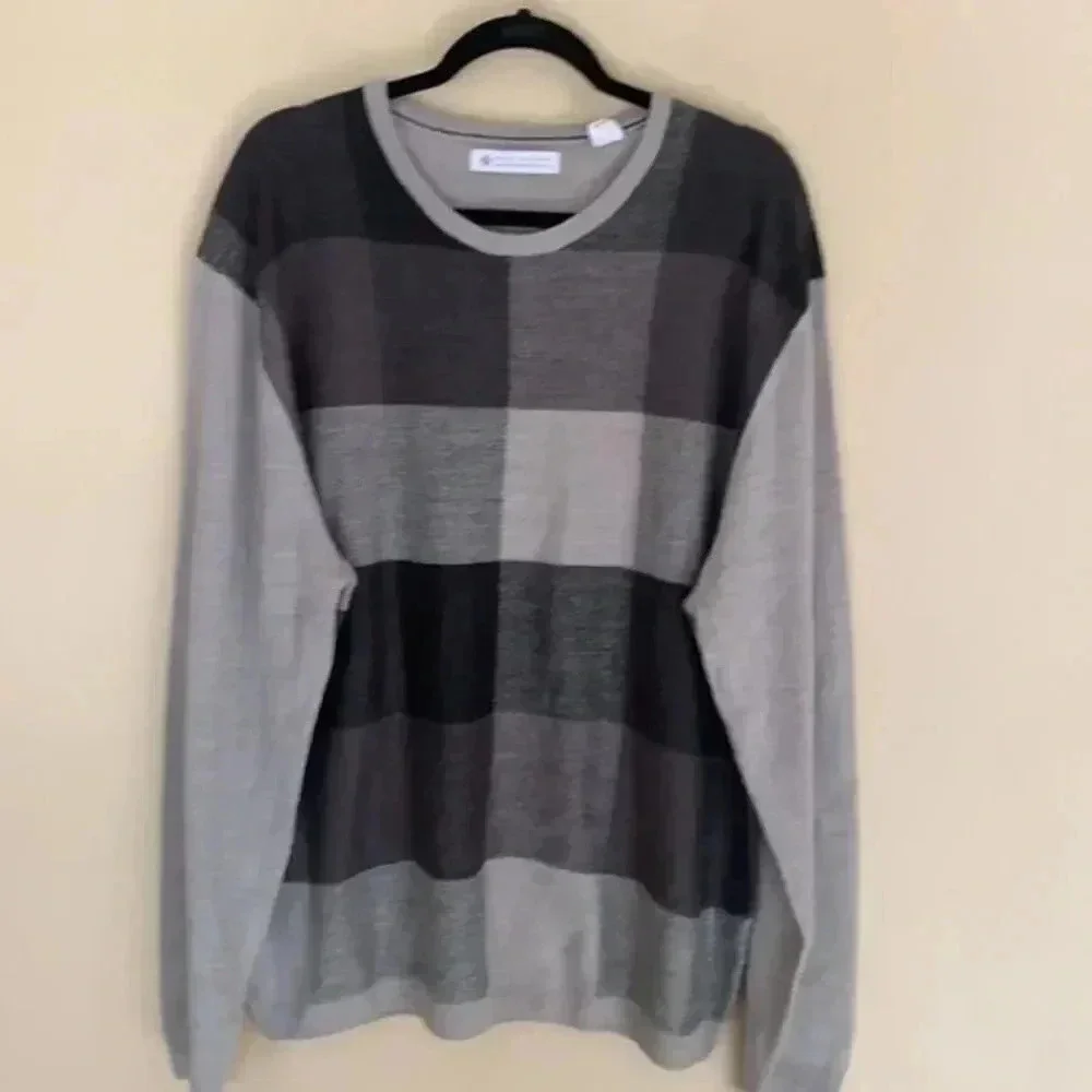 Ryan Seacrest Distinction  men’s sweater